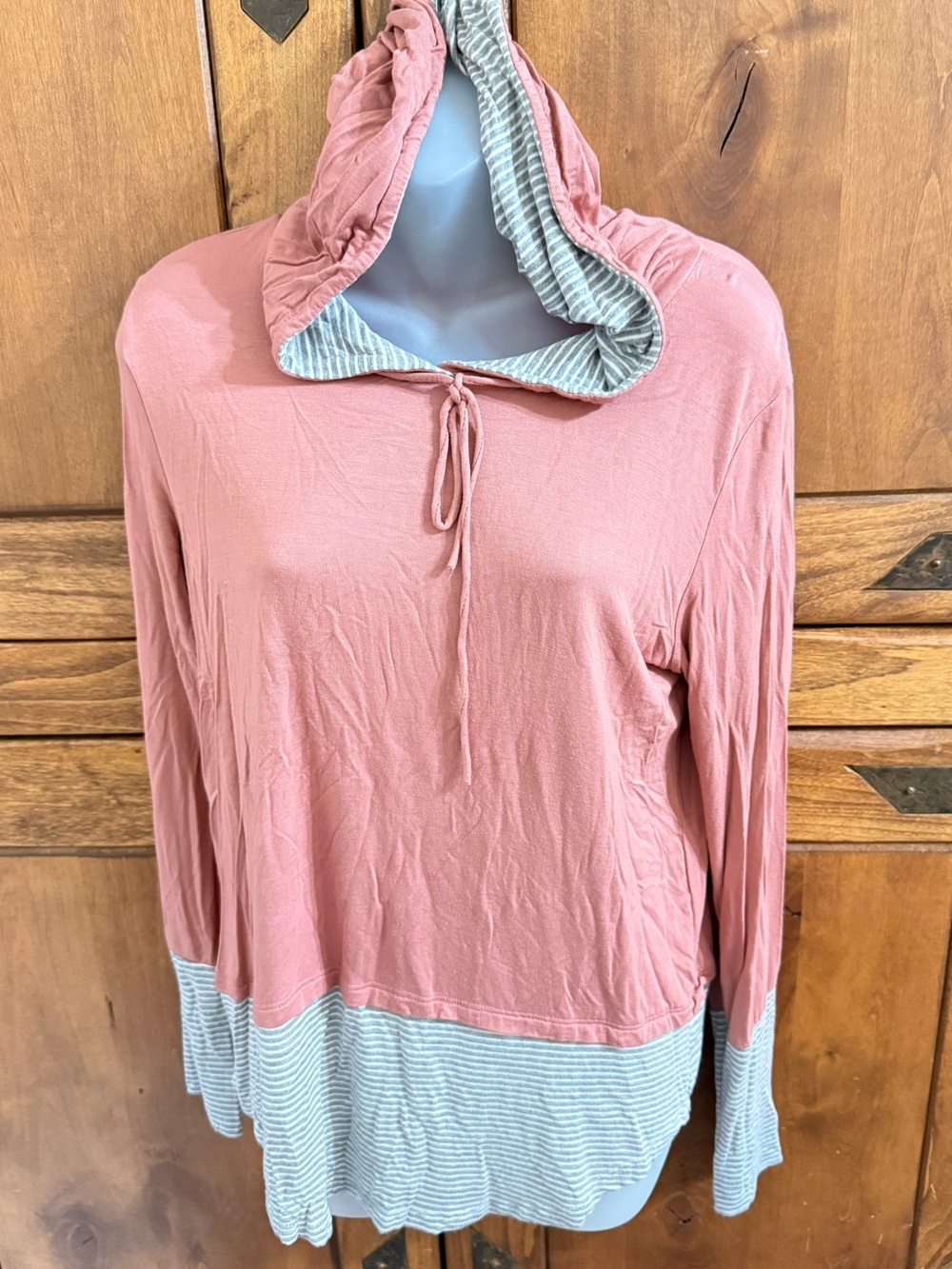 7th Ray Dusty Rose Hooded Top with Striped Trim Guc Medium